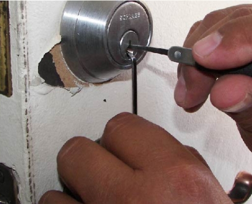 Locksmith Express - Is the emergency locksmith service an easy job?